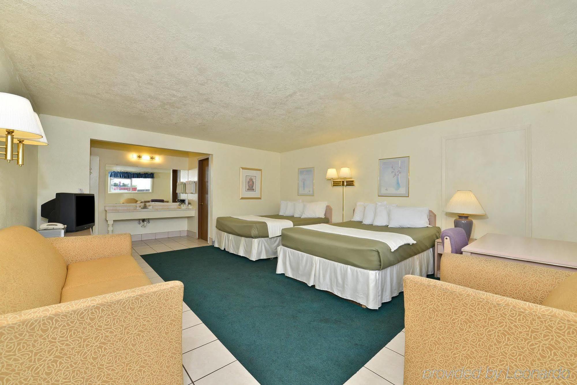Newport Coast Inn Номер фото