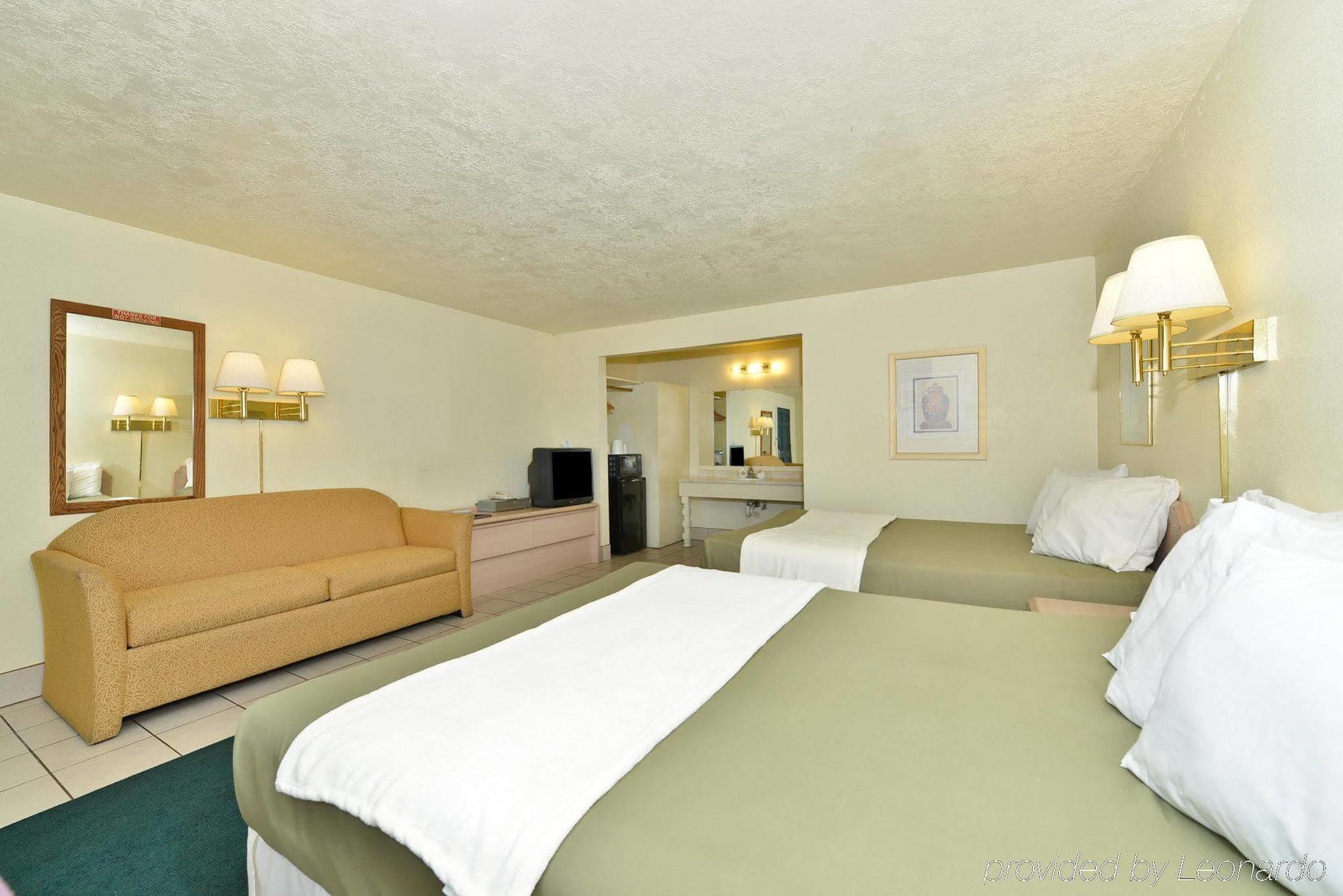 Newport Coast Inn Номер фото